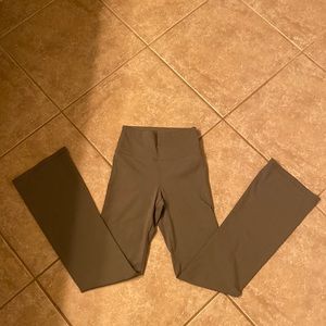 AMERICAN EAGLE THE EVERYTHING FLARE GREEN LEGGINGS XS!!